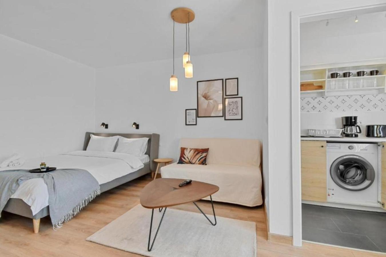 Serene Retreat - Beautifully Designed Studio Bucarest Exterior foto